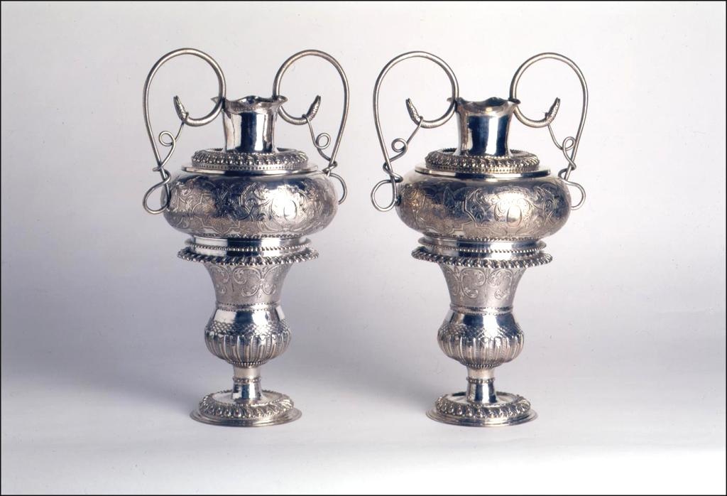 Vasenpaar der Herzogin Erdmuth Dorothea von Sachsen-Merseburg (Kulturhistorisches Museum Schloss Merseburg CC BY-NC-SA)