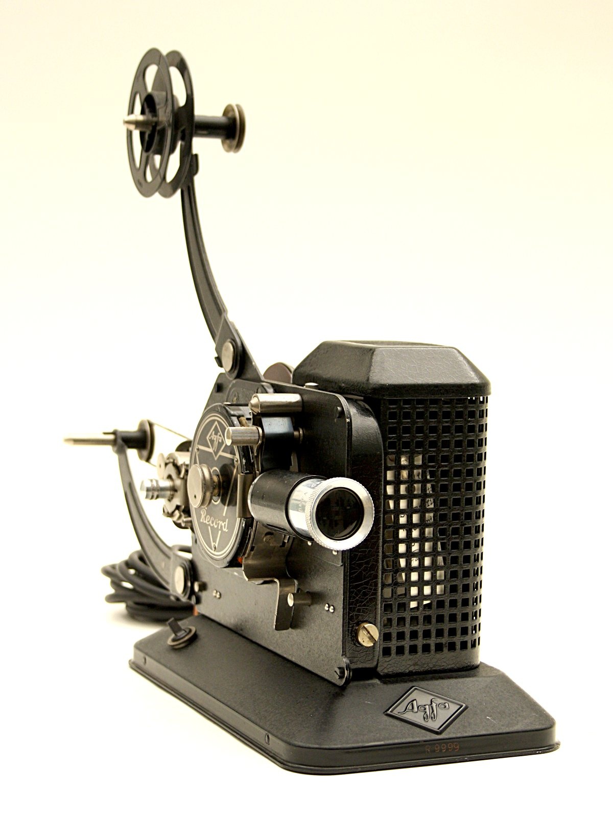 Schmalfilmprojektor &quot;Agfa Movector Record&quot; (Industrie- und Filmmuseum Wolfen CC BY-NC-SA)