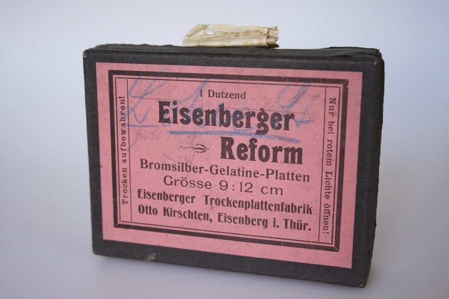 Eisenberger Reform Bromsilber Gelatine Platten (Industrie- und Filmmuseum Wolfen CC BY-NC-SA)