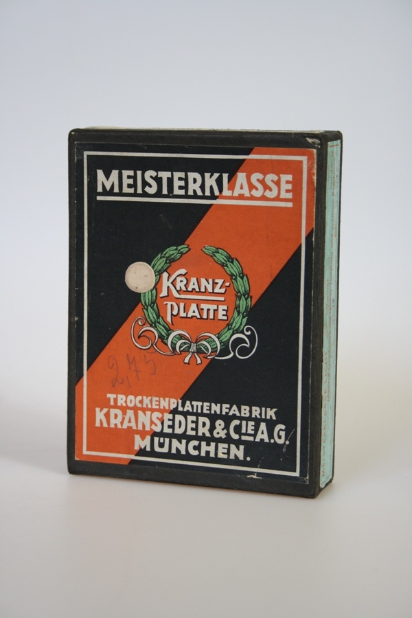 Kranseder Meisterklasse Kranzplatte (Industrie- und Filmmuseum Wolfen CC BY-NC-SA)