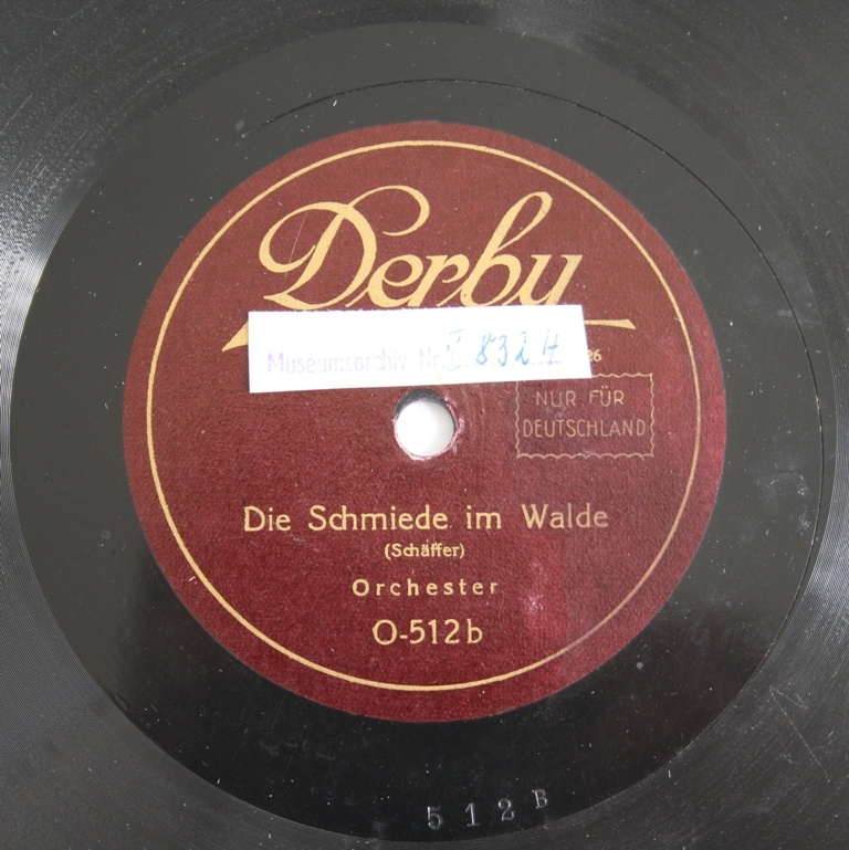 Schallplatte 78m rpm des Labels Derby (Kreismuseum Bitterfeld CC BY-NC-SA)