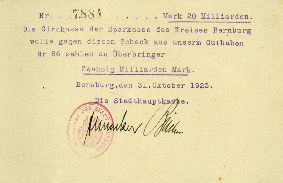 Scheck über 20 Millarden Mark (Kulturstiftung Sachsen-Anhalt CC BY-NC-SA)