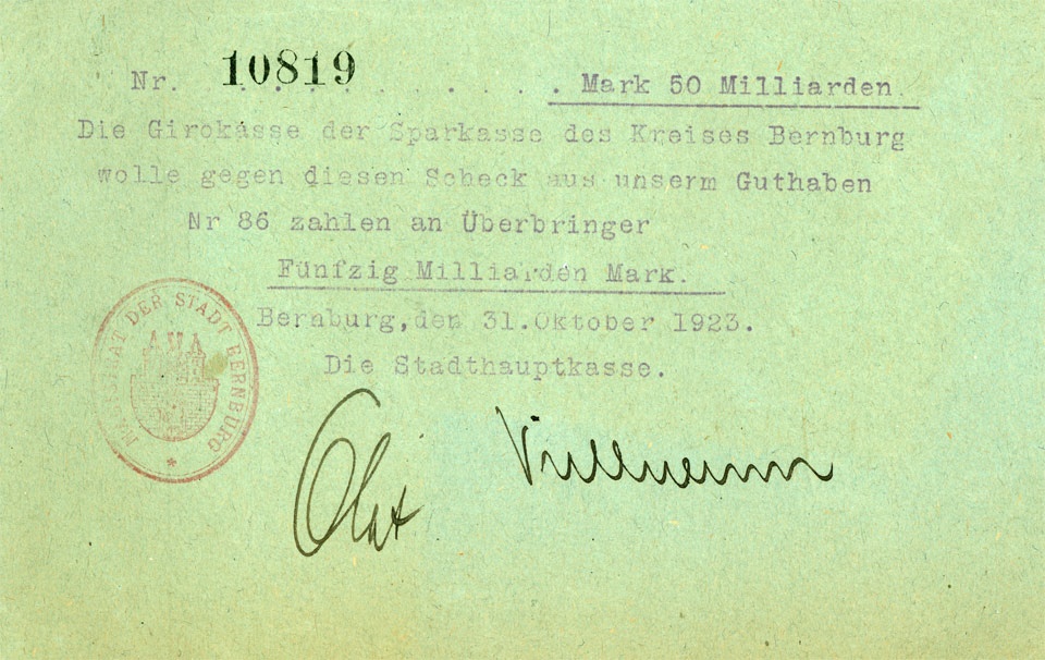 Scheck über 50 Millarden Mark (Kulturstiftung Sachsen-Anhalt CC BY-NC-SA)