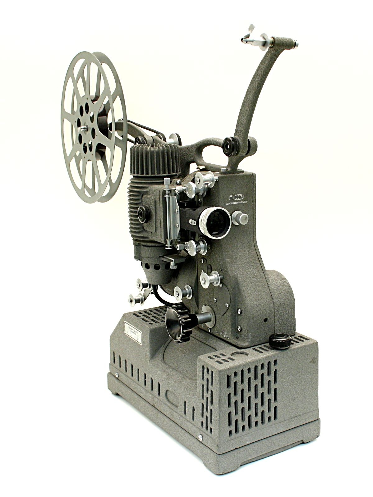 Schmalfilmprojektor (Industrie- und Filmmuseum Wolfen CC BY-NC-SA)