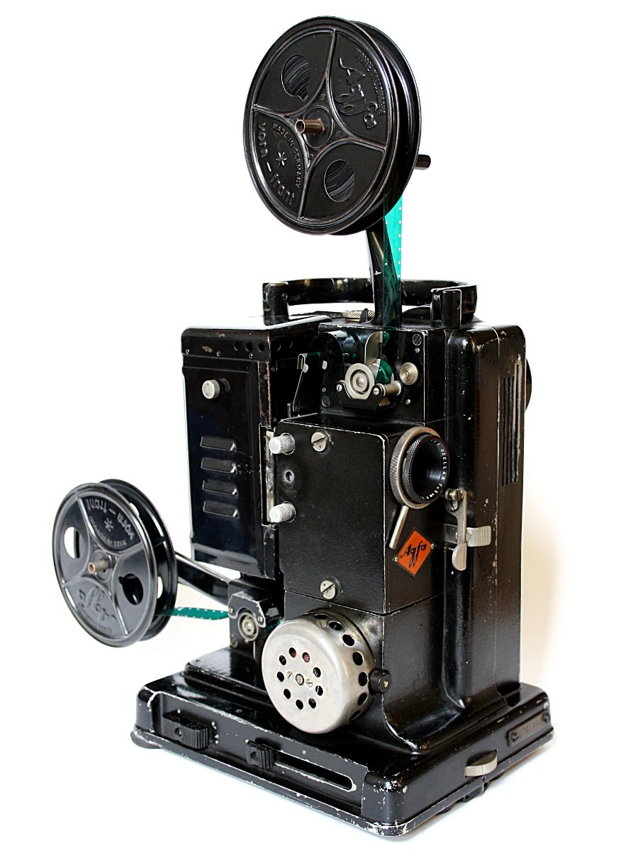 Schmalfilmprojektor &quot;Agfa Movector 16 A&quot; (Industrie- und Filmmuseum Wolfen CC BY-NC-SA)