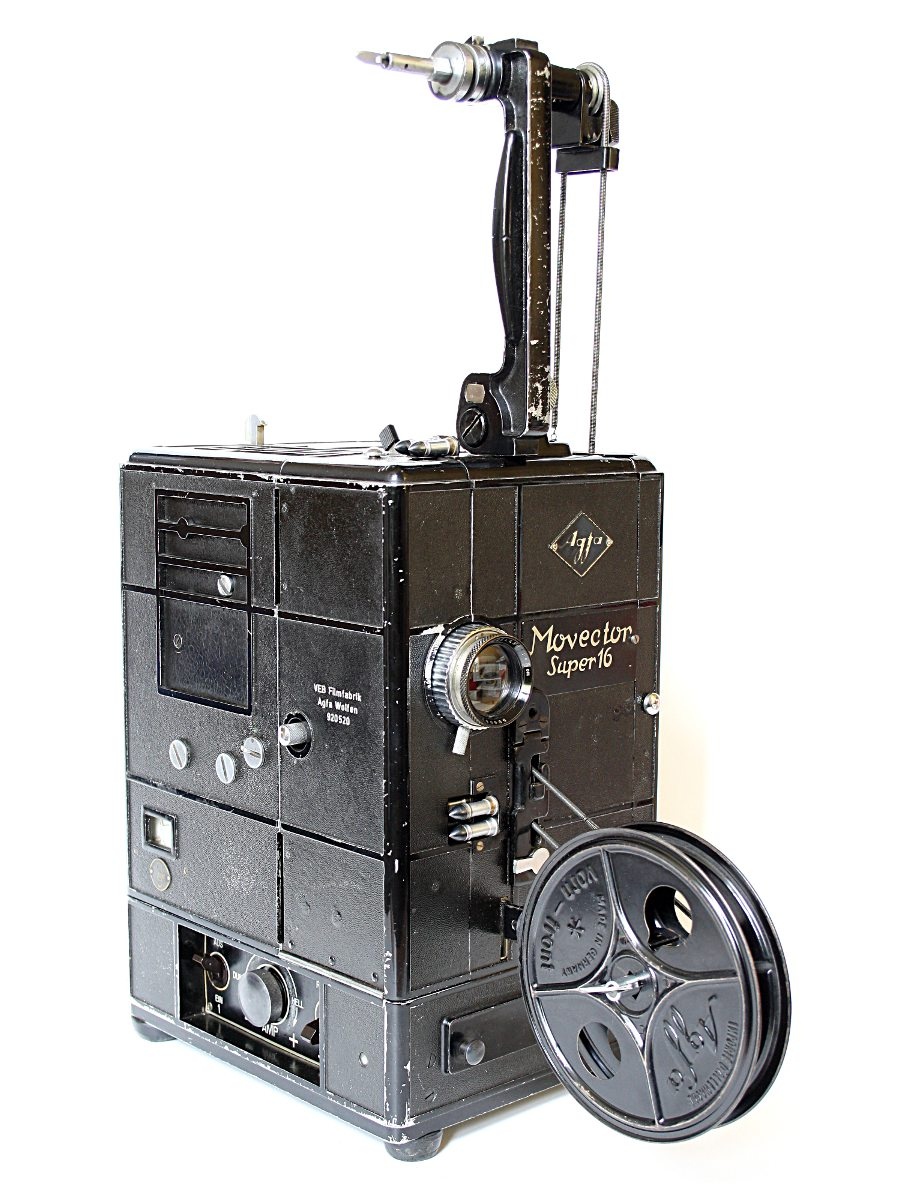 Schmalfilmprojektor (Industrie- und Filmmuseum Wolfen CC BY-NC-SA)