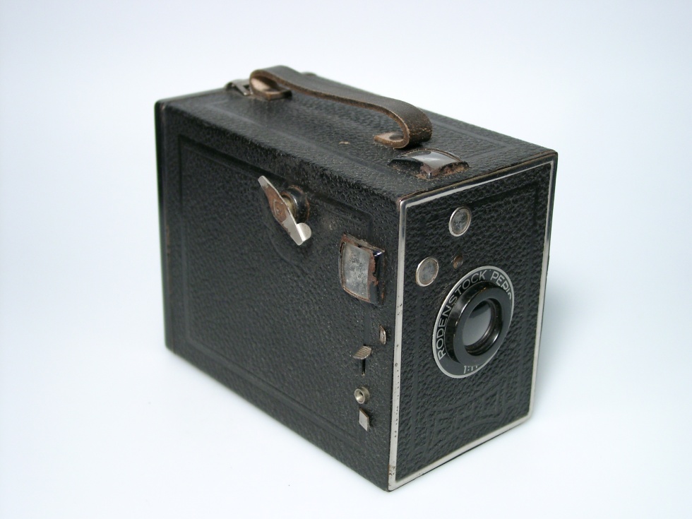 Rollfilmkamera &quot;EHO-BOX 190&quot; (Industrie- und Filmmuseum Wolfen CC BY-NC-SA)