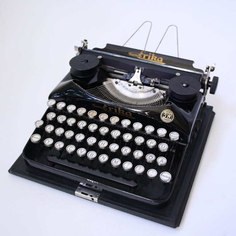 Schreibmaschine Erika (Mod.5?) (Industrie- und Filmmuseum Wolfen CC BY-NC-SA)