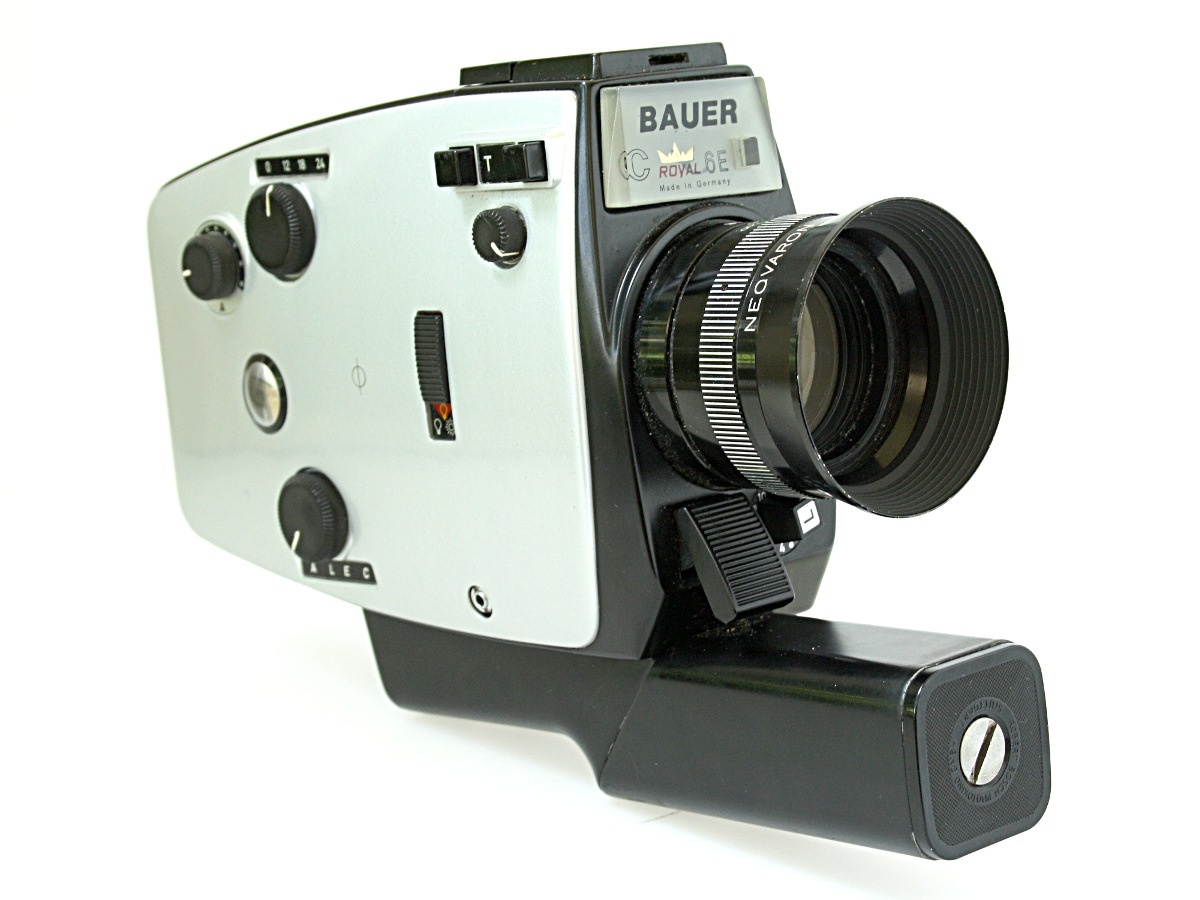 Schmalfilmkamera (Industrie- und Filmmuseum Wolfen CC BY-NC-SA)