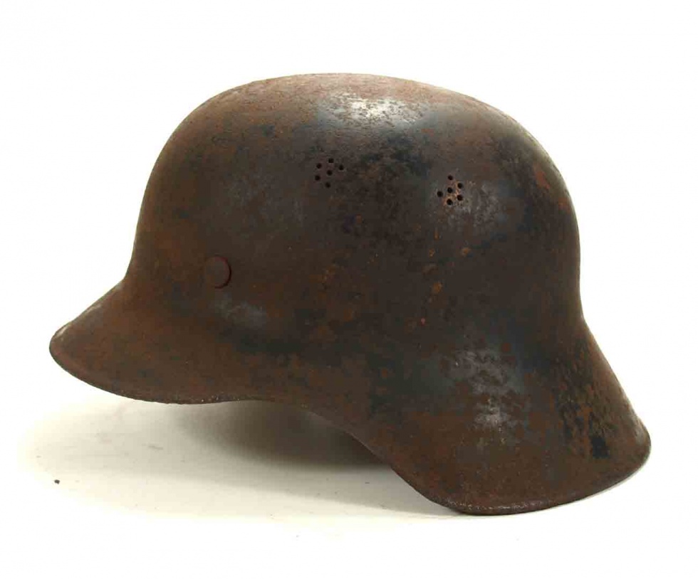 Stahlhelm für die Feuerschutzpolizei, 1938 - 1945, 2. Weltkrieg (Museum Weißenfels - Schloss Neu-Augustusburg CC BY-NC-SA)