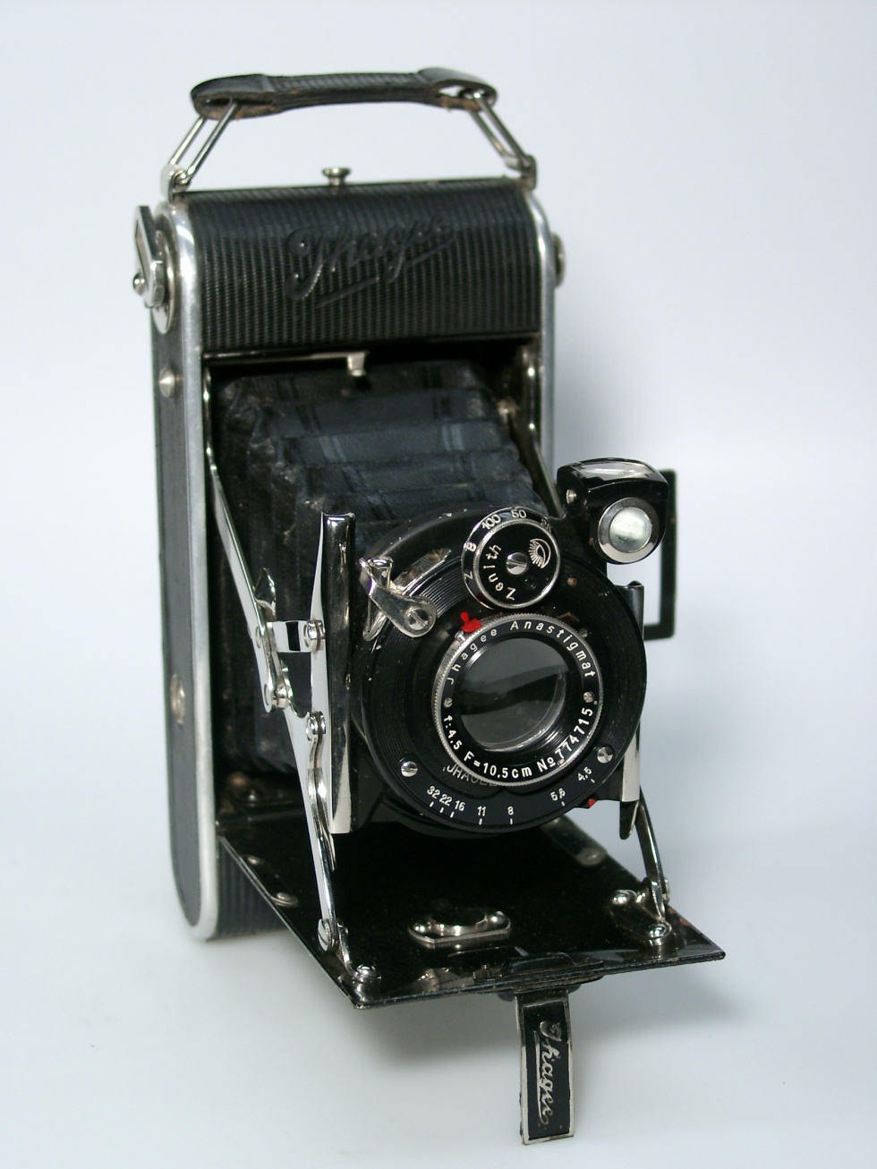 Rollfilmkamera &quot;Ihagee Pionier-Automat&quot; (Industrie- und Filmmuseum Wolfen CC BY-NC-SA)
