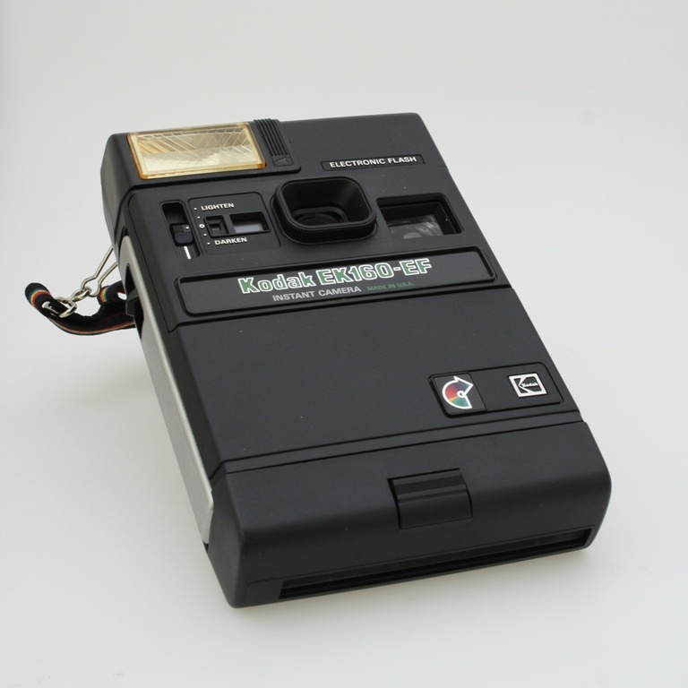 Kodak EK 160 EF Instant Kamera (Industrie- und Filmmuseum Wolfen CC BY-NC-SA)