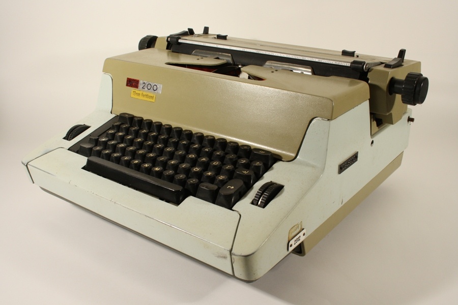 Schreibmaschine daro 200 (Industrie- und Filmmuseum Wolfen CC BY-NC-SA)