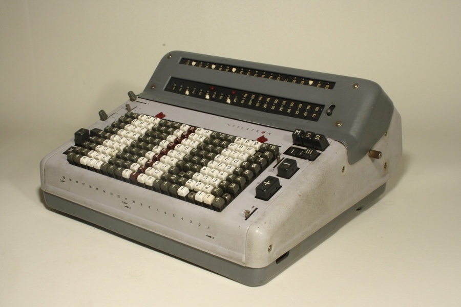 Elektrische Rechenmaschine Cellatron R 44 SM (Industrie- und Filmmuseum Wolfen CC BY-NC-SA)