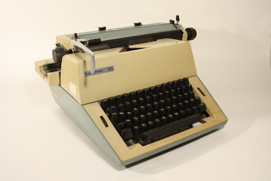 Mechanische Büroschreibmaschine Robotron 20 (Industrie- und Filmmuseum Wolfen CC BY-NC-SA)