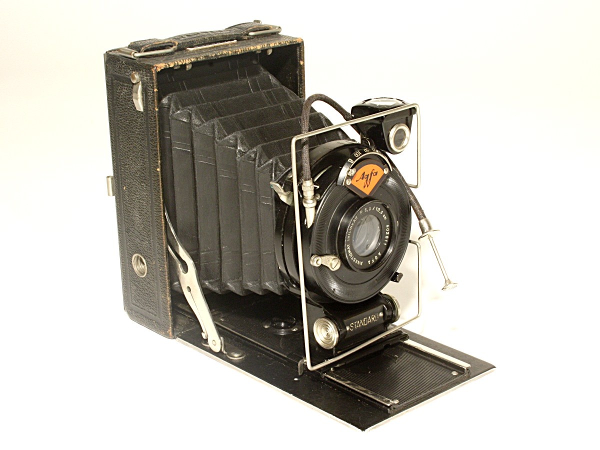 Plattenkamera &quot;Agfa Standard 204 (6,5x9)&quot; (Industrie- und Filmmuseum Wolfen CC BY-NC-SA)