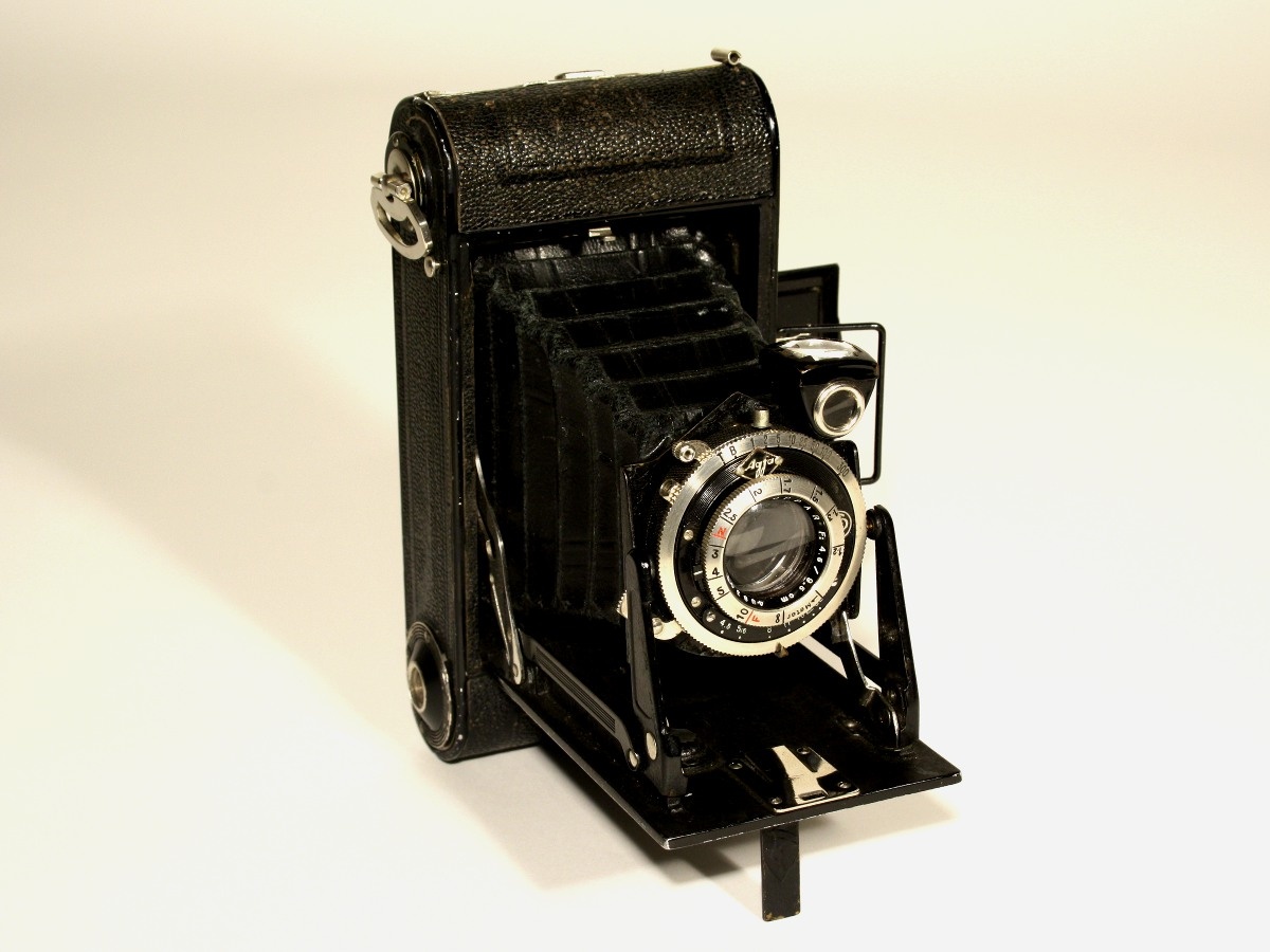 Rollfilmkamera &quot;Agfa Bilette Oppar&quot; (Industrie- und Filmmuseum Wolfen CC BY-NC-SA)