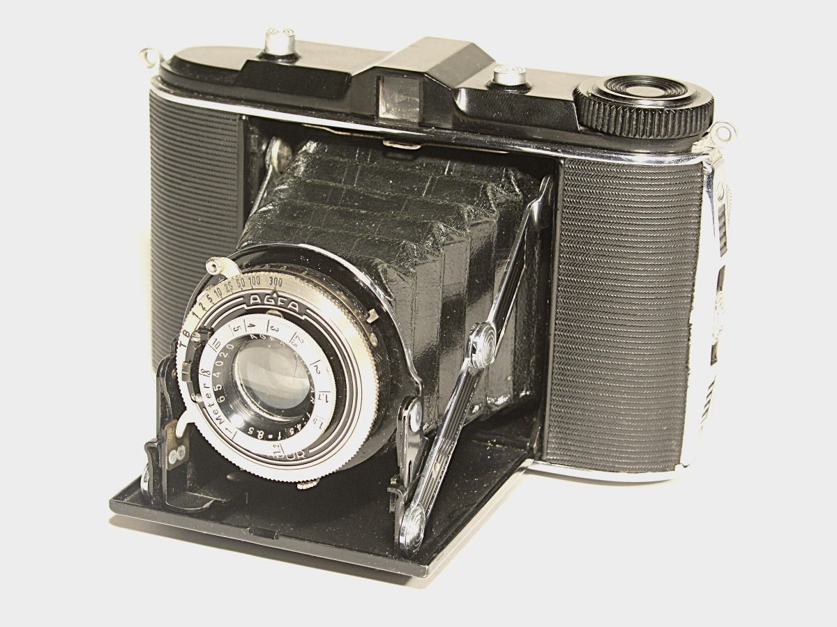 Rollfilmkamera (Industrie- und Filmmuseum Wolfen CC BY-NC-SA)