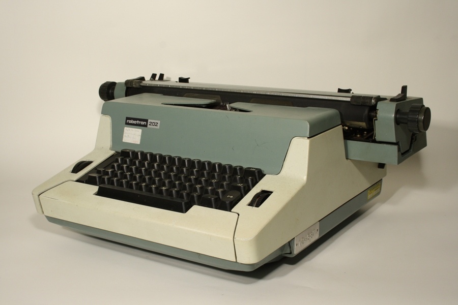 Elektrische Büroschreibmachine Robotron 202 (Industrie- und Filmmuseum Wolfen CC BY-NC-SA)