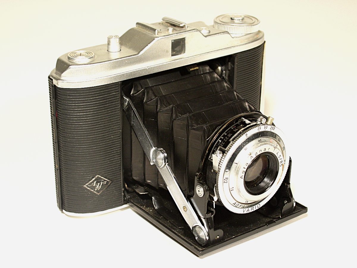 Rollfilmkamera &quot;Agfa Isolette I Vario&quot; (Industrie- und Filmmuseum Wolfen CC BY-NC-SA)