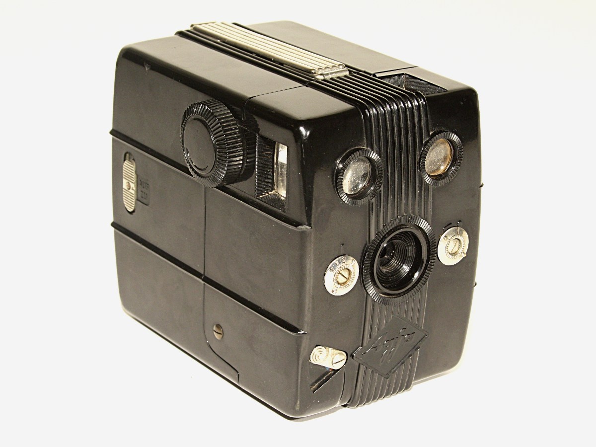 Rollfilmkamera "Agfa Box Trolix" (Industrie- und Filmmuseum Wolfen CC BY-NC-SA)