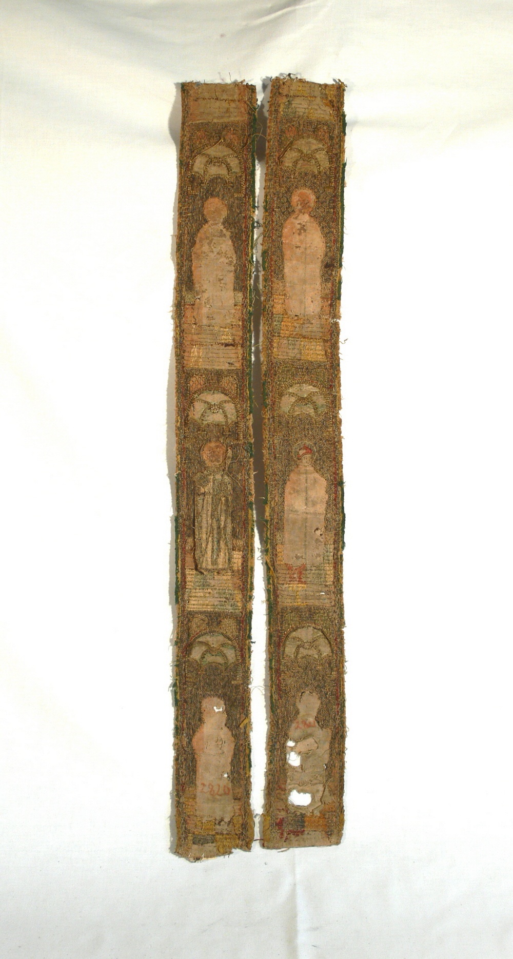 2 Teile einer Stola oder Besatz eines Pluviales (Städtische Museen Tangermünde CC BY-NC-SA)