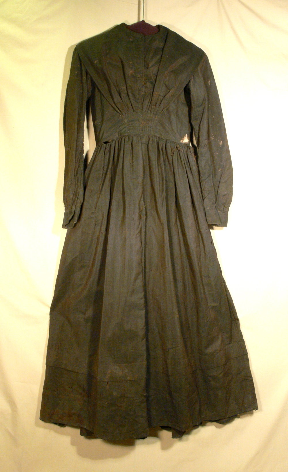 einteiliges schwarzes Damenkleid (Museumsverband Sachsen-Anhalt CC BY-NC-SA)