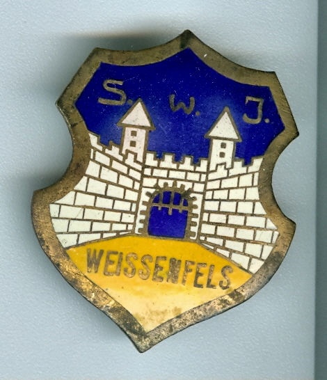 Emailliertes Mitgliedsabzeichen des Weißenfelser Artistenverbandes (Museum Weißenfels - Schloss Neu-Augustusburg CC BY-NC-SA)