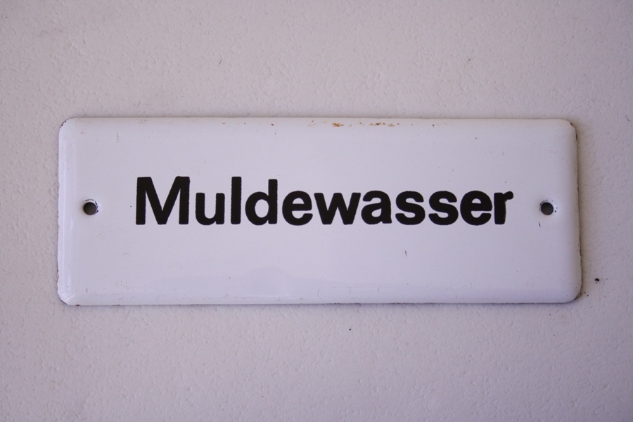 Emailschild &quot;Muldewasser&quot; (Industrie- und Filmmuseum Wolfen CC BY-NC-SA)