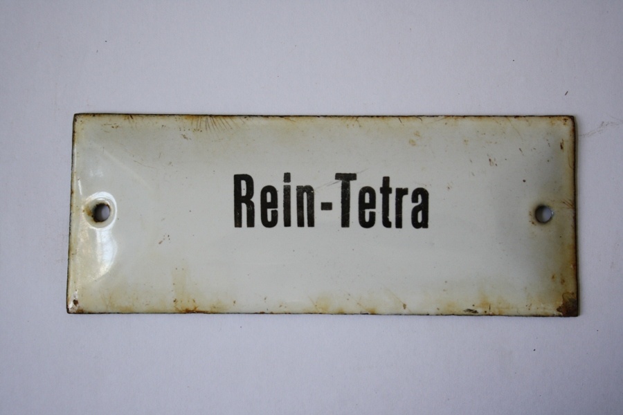 Emailschild &quot;Rein-Tetra&quot; (Industrie- und Filmmuseum Wolfen CC BY-NC-SA)