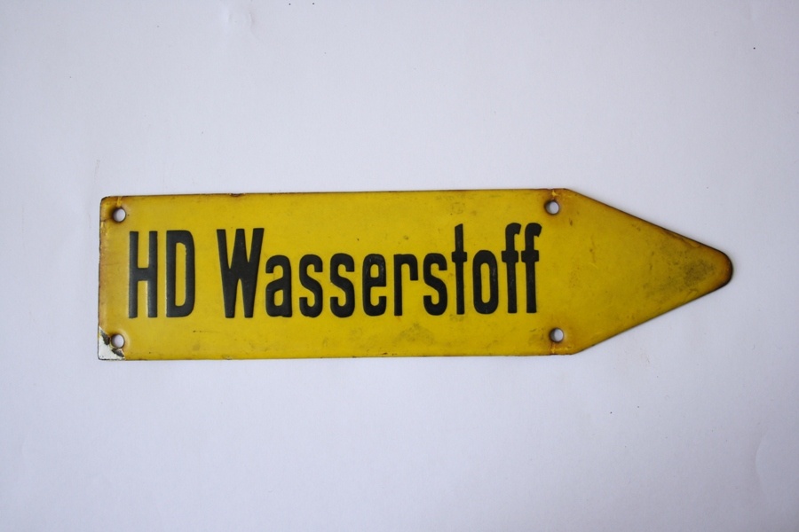 Emailschild &quot;HD Wasserstoff&quot; (Industrie- und Filmmuseum Wolfen CC BY-NC-SA)