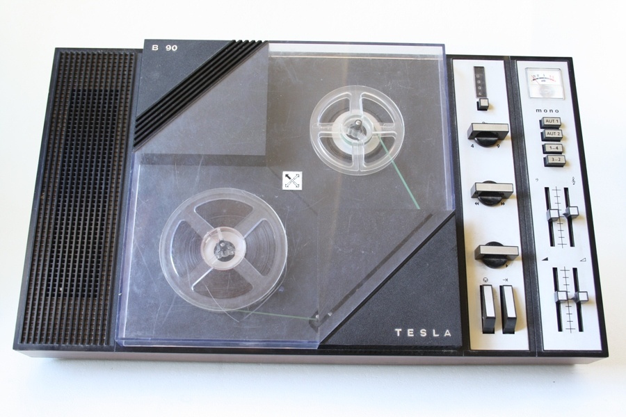 Tonbandgerät Tesla B 90 ANP 290 (Industrie- und Filmmuseum Wolfen CC BY-NC-SA)