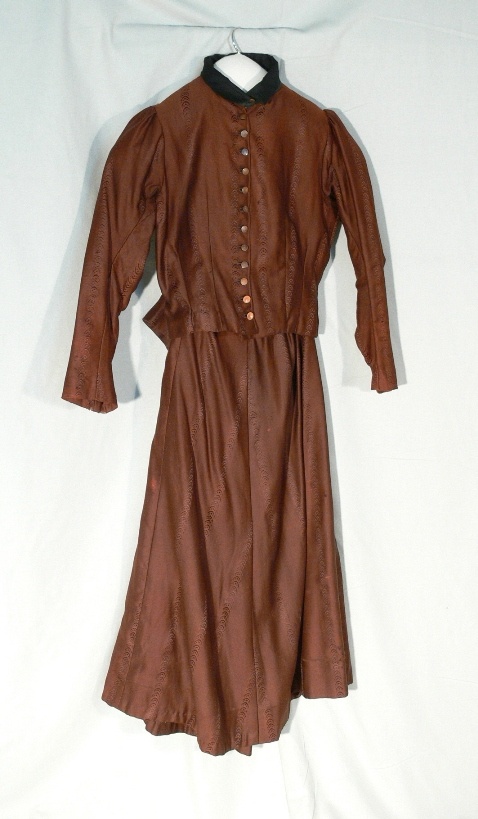 zweiteiliges Damenkleid aus Wolle (Kreismuseum Jerichower Land, Genthin CC BY-NC-SA)