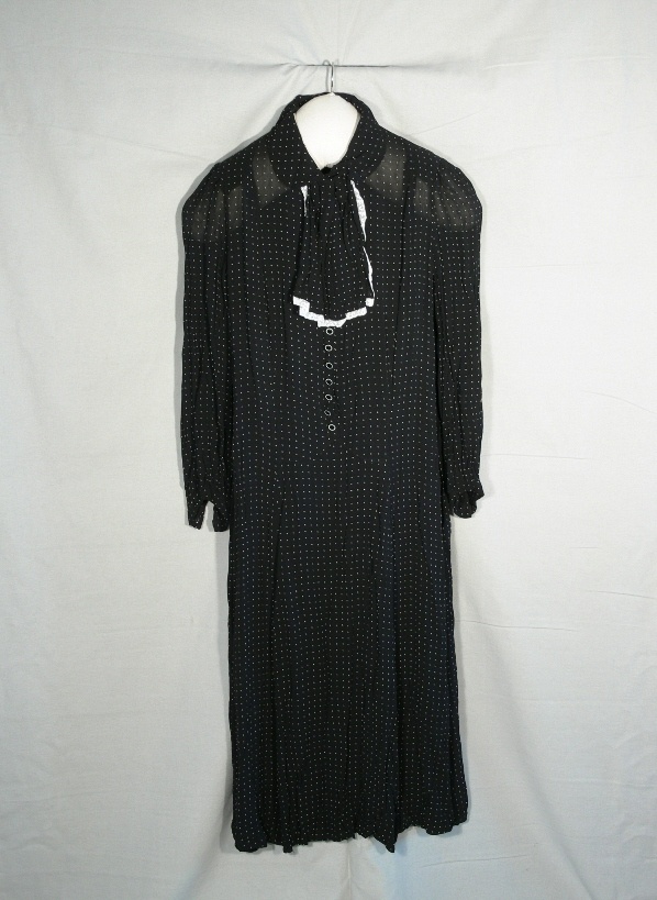 schwarzes Sonntagskleid (Kreismuseum Jerichower Land, Genthin CC BY-NC-SA)