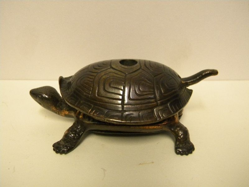 Zigarrenabschneiderin Form einer Schildkröte (Schloß Wernigerode GmbH RR-F)