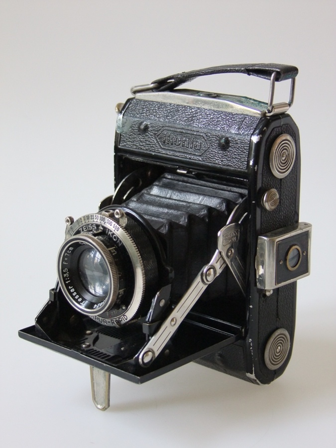 Fotapparat Ikonta C 520/2 (Industrie- und Filmmuseum Wolfen CC BY-NC-SA)