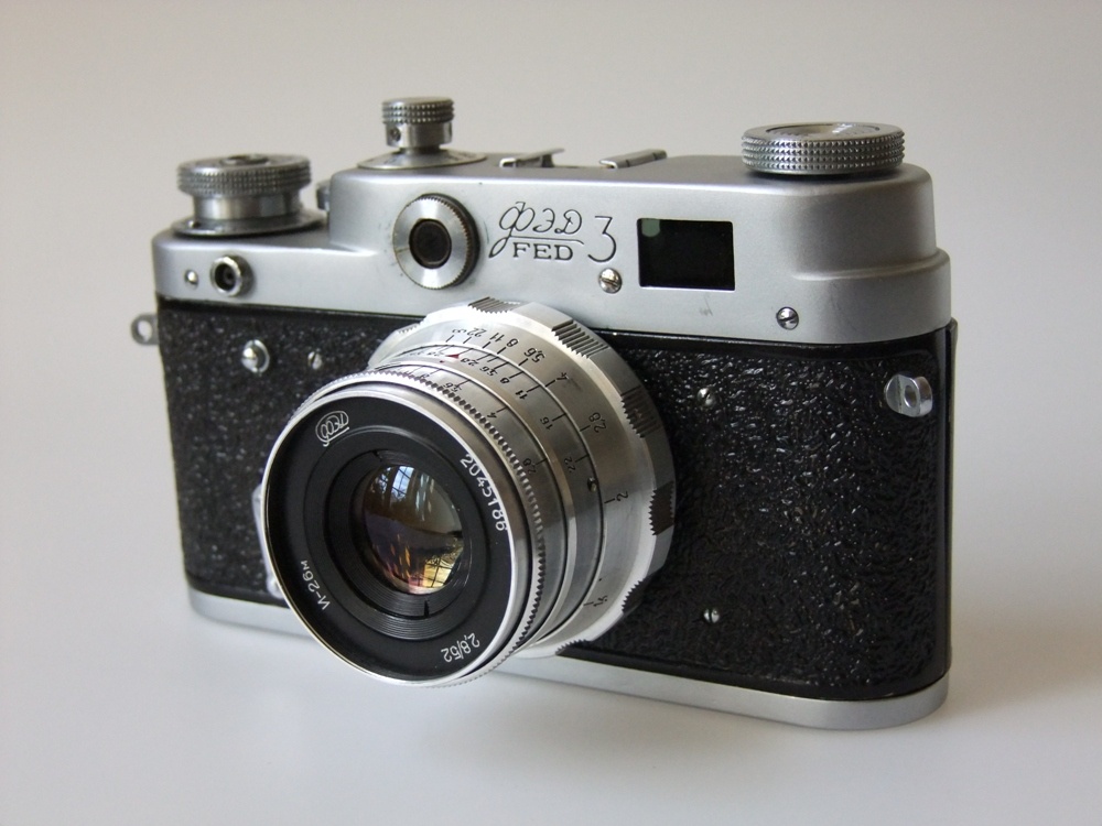 Fotoapparat FED 3 (Industrie- und Filmmuseum Wolfen CC BY-NC-SA)