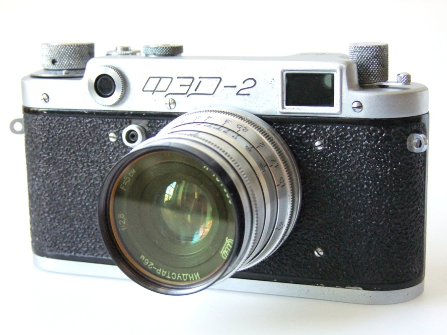 Fotoapparat FED 2 b (Industrie- und Filmmuseum Wolfen CC BY-NC-SA)