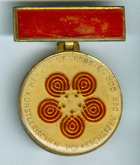 Medaille für Verdienste im künstlerischen Volksschaffen der DDR, 1974-1989 (Museum Weißenfels - Schloss Neu-Augustusburg CC BY-NC-SA)