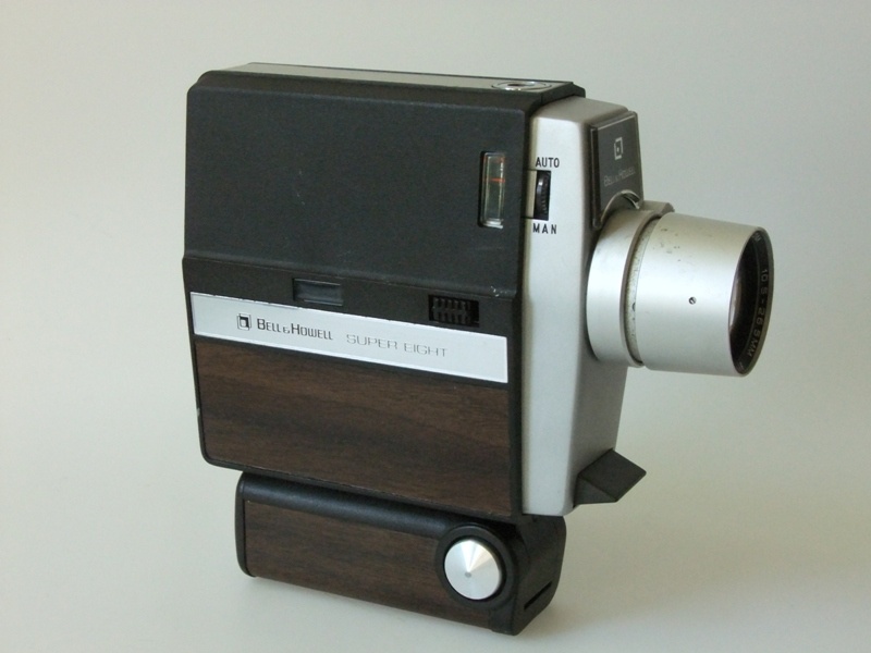 Schmalfilmkamera Bell 6 Howell autolaod 308 (Industrie- und Filmmuseum Wolfen CC BY-NC-SA)