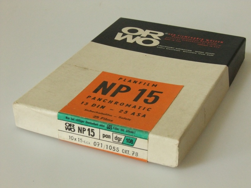 S/W Negativfilm ORWO NP 15,  Planfilm 10 x 15 cm (Industrie- und Filmmuseum Wolfen CC BY-NC-SA)