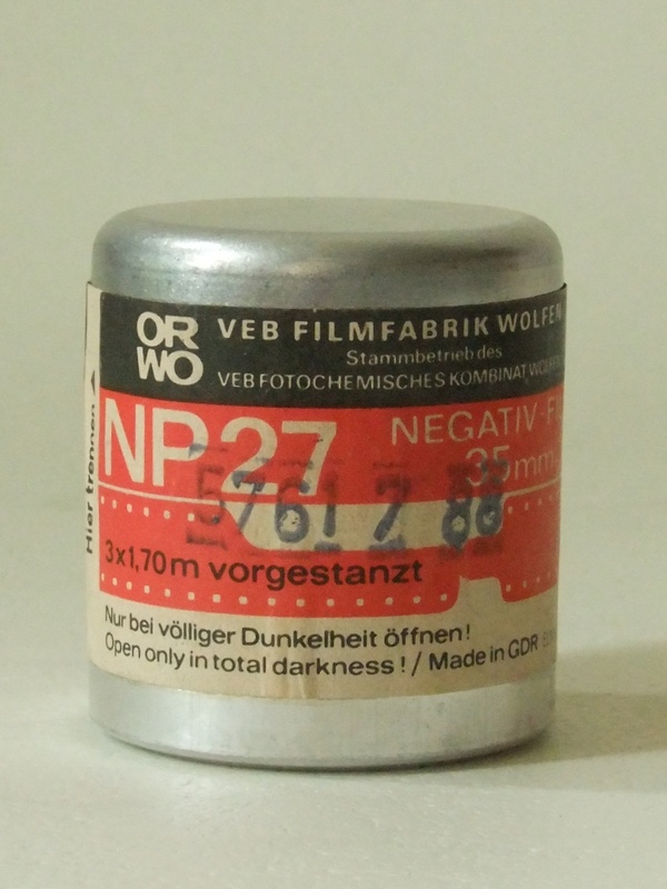 S/W Negativfilm ORWO NP 27,  3 x 1,7m Kleinbildfilm (Industrie- und Filmmuseum Wolfen CC BY-NC-SA)