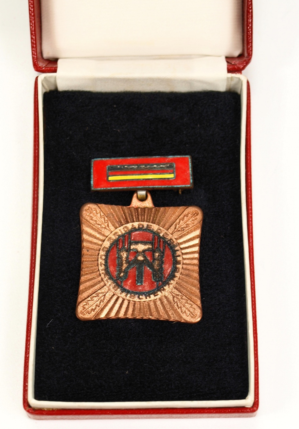 Medaille Kollektiv der sozialisten Arbeit, DDR, 1962 (Museum Weißenfels - Schloss Neu-Augustusburg CC BY-NC-SA)