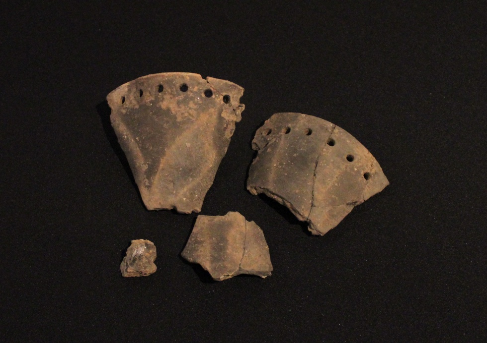 Fragment einer Tontrommel (Heimatmuseum Osterwieck CC BY-NC-SA)
