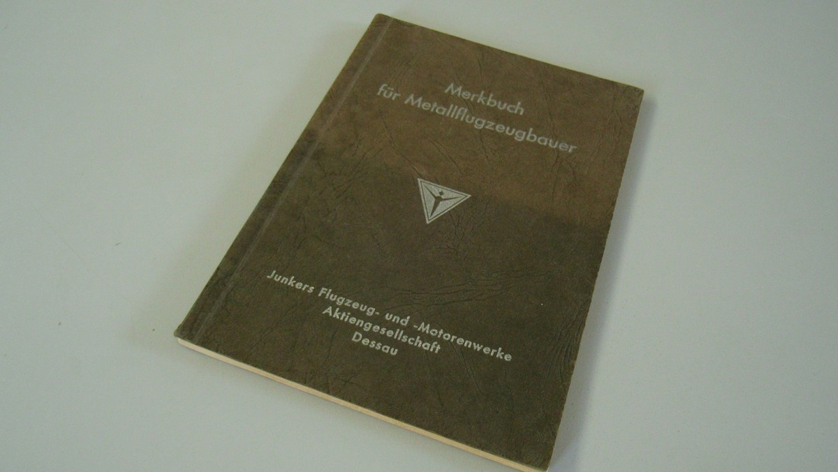 Merkbuch für Metallflugzeugbauer (Heimatmuseum Alten CC BY-NC-SA)