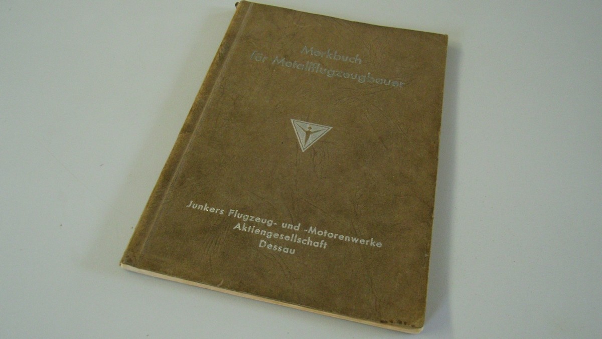 Merkbuch für Metallflugzeugbauer 2. Exemplar (Heimatmuseum Alten CC BY-NC-SA)