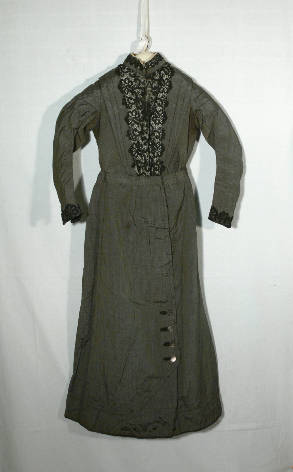 Zweiteiliges Damenkleid (Museumsverband Sachsen-Anhalt CC BY-NC-SA)