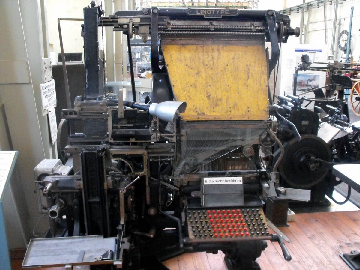 Zeilen-Setz- und Gießmaschine &quot;Linotype&quot; (Technikmuseum Magdeburg CC BY-NC-SA)