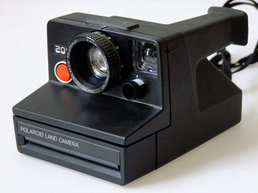 Polaroid 2000 Land Camera (Industrie- und Filmmuseum Wolfen CC BY-NC-SA)