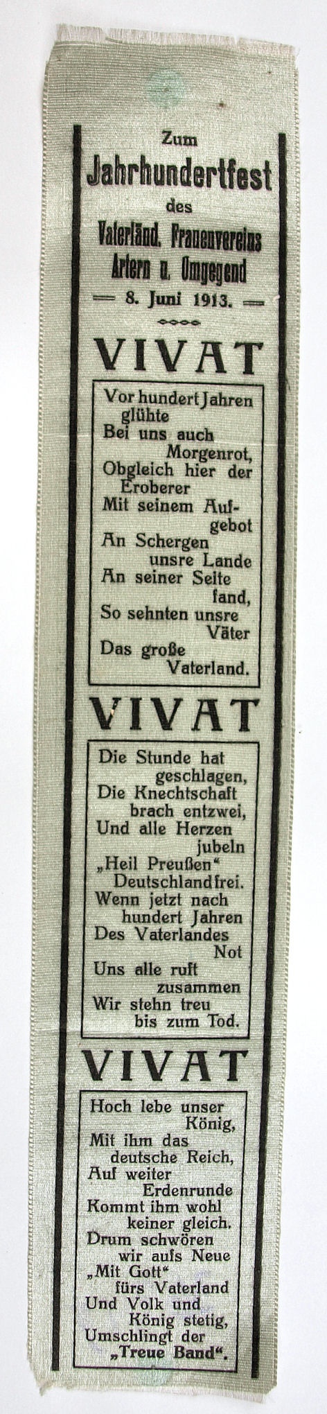 Vivatband zum Jahrhundertfest des Vaterländ. Frauenvereins Artern und Umgebung  8. Juni 1913 (Museum Weißenfels - Schloss Neu-Augustusburg CC BY-NC-SA)